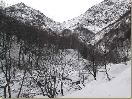 presso il rio Val Serena, in alto la Colma...  