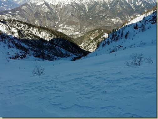 Valle Antoliva, Coimo sullo sfond