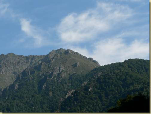 la dorsale sopra Busarasca - da Corte Pogallo [teleobiettivo]
