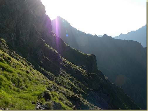 sulla cengia, traversando dalla Bocchetta di scaredi
