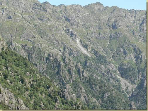 la cresta vista dalla zona dell'Alpe Cavrua... 