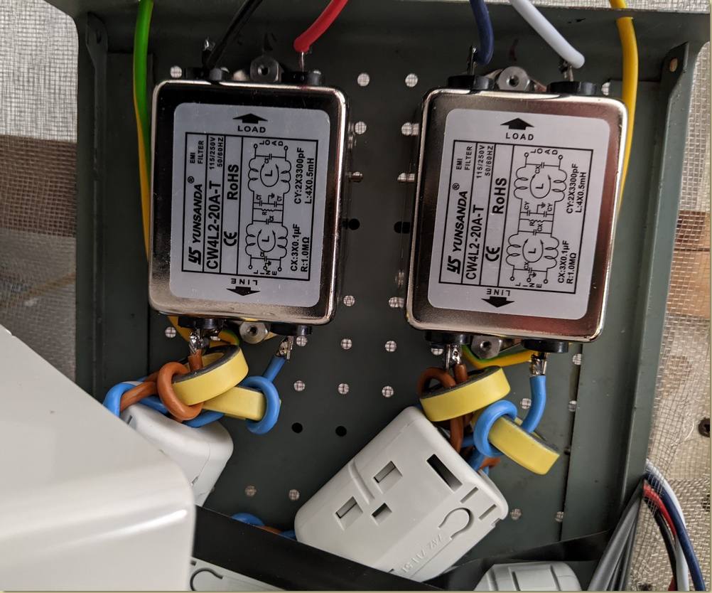the DC filter... two identical filters for the AC300's two MPPT controllers...