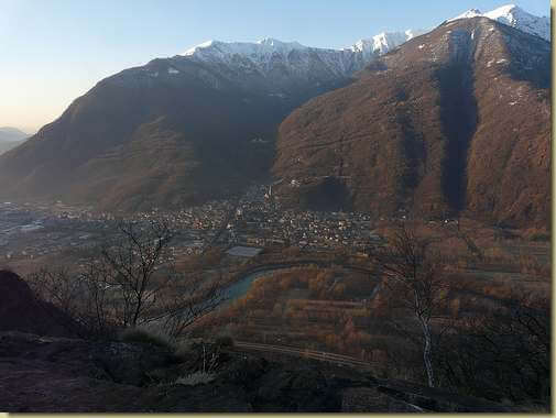 vista su Ornavasso e la cresta verso il Massone 