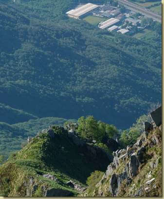 vista verso i ruderi di Vallard...