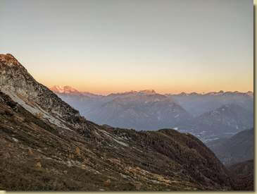 il sole arriva sulle cime più alte...