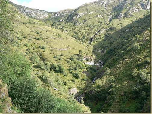 in alto il Passo Biordo 