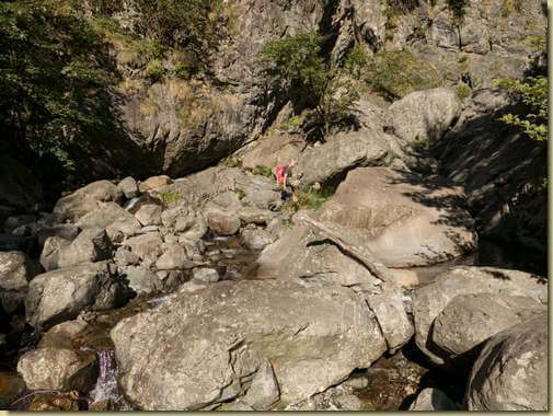 sui massi del torrente...