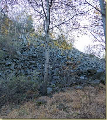la colata degli scarti della cava...
