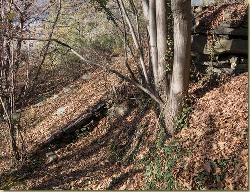 uno scivolo (lizza) che era utilizzato per una delle cave della zona...