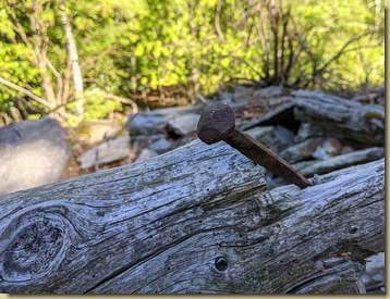 chiodo d'epoca fatto a mano...