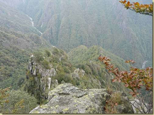 vista sulla quota 1160 m. e la parte bassa della cresta, dalla quota 1290 m. 