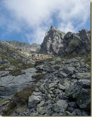 il versante che scende dalla Cima Sasso...