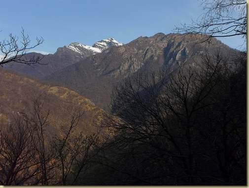 vista verso la Cima Sasso e la Cima Tuss... 