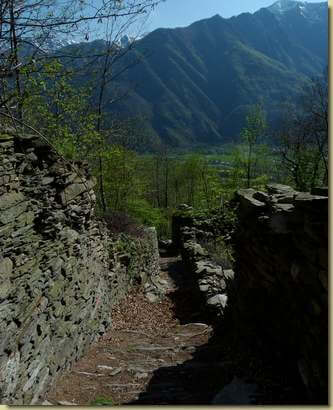 scendendo verso Genestredo...