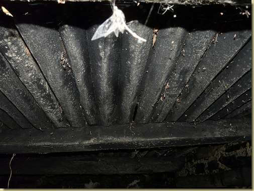 il soffitto annerito dal fumo... 