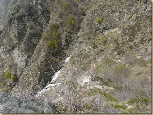 in alto sulla destra i ruderi di Funtanasc...
