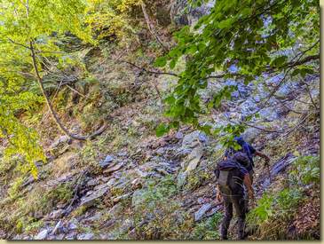 traversando alla costa successiva verso est...