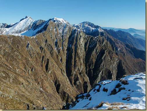 vista verso la Rossola e la Cima Saler, in primo piano il versante dei Garansciui...