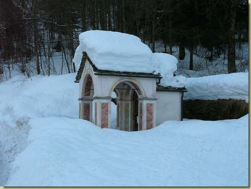 la Cappella presso la strada della Val Cannobina  