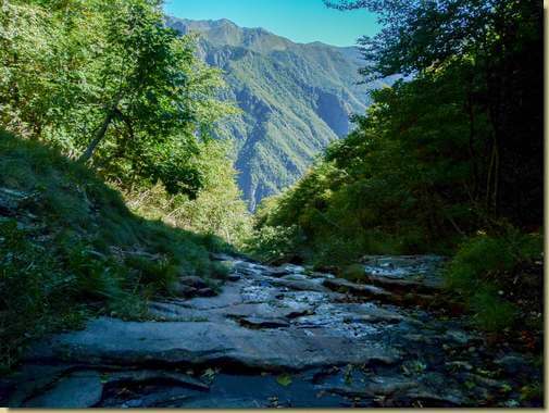 acqua presso l'Alpe Rodugno...