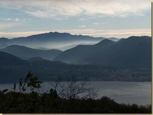 vista verso la sponda lombarda del lago...