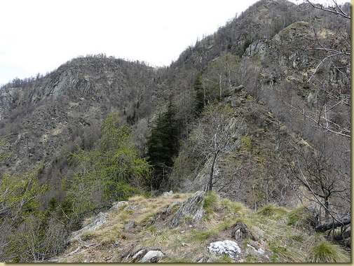 la dorsale verso Pozzolo (salendo dalla quota 1195 m.) 