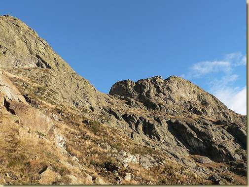 al centro la Bocchetta di Scaredi