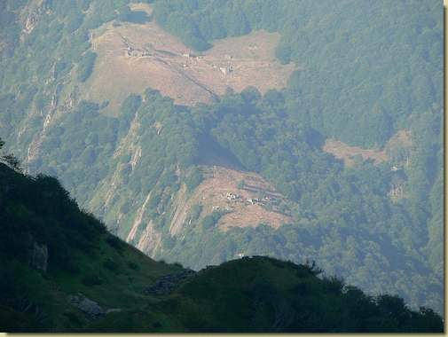 Leciuri e Alpe del Braco e Corte Gemello in primo piano [teleobiettivo]