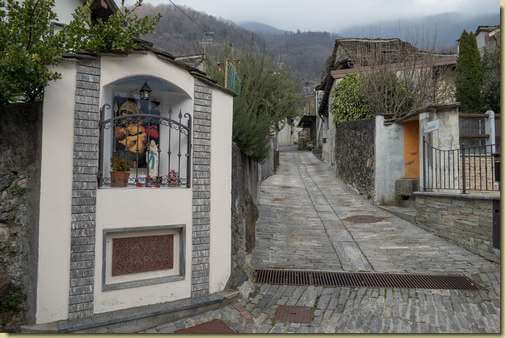 Cappella della Madonna del latte in località Casascia...