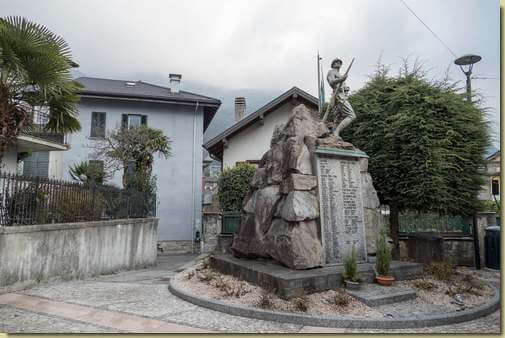 monumento ai caduti...