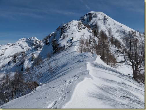 in alto, la Punta i Pisoni...