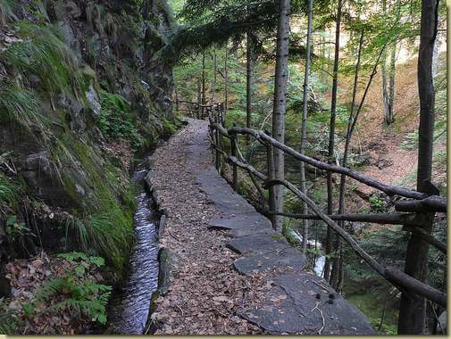mulattiera verso il Rio Lupo 