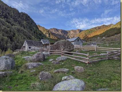 il masso nel recinto in Valle del basso...