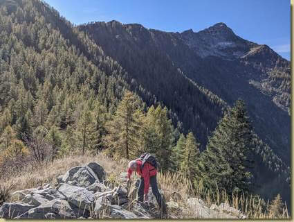 qui un tempo probabilmente era presente una Croce in legno...