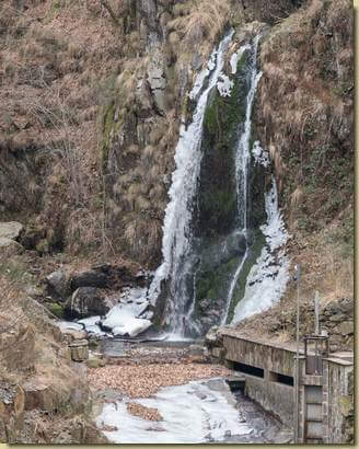 ghiaccio sul Rio Scarnasca...