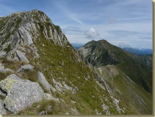 in discesa sulla cresta ovest 