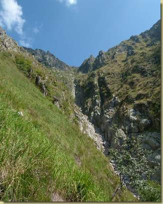 in alto il Passo del Diavolo
