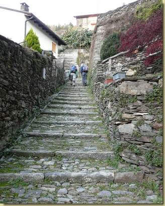 partenza da Caprezzo...