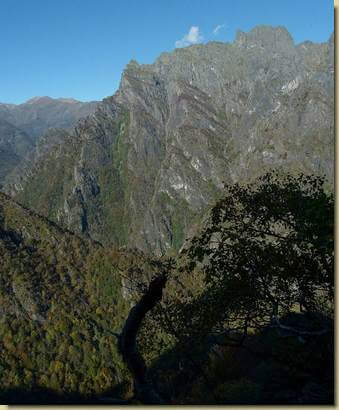panorama verso il Pedum...