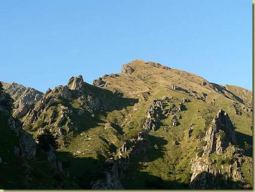 Cima Cugnacorta al tramonto - dai prati della Soliva