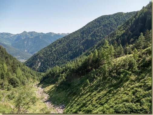 a destra, il Monte Bassetta...