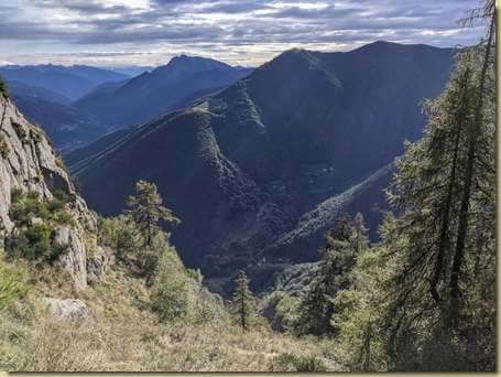 sul fondo, l'Alpe Crotte...