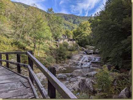 al ponte sul Torrente Loana...