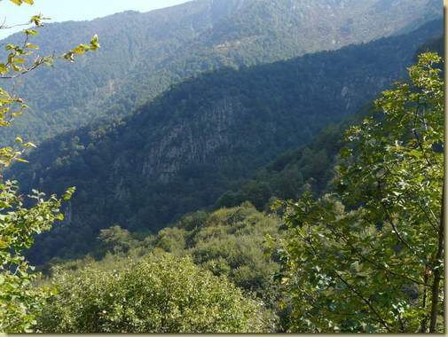 al centro la Costa del Mugnè...