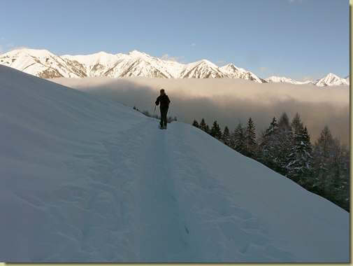 oltre la nebbia verso l'Alpe Campra...  
