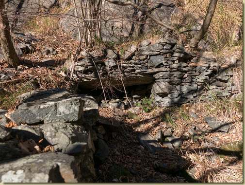 arrivo ai primi ruderi dei Casali...