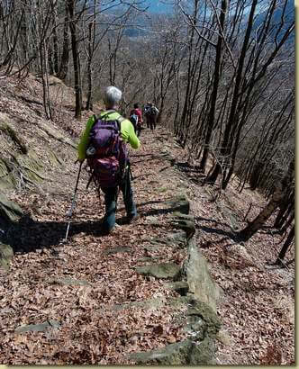 sulla mulattiera per Ungiasca...