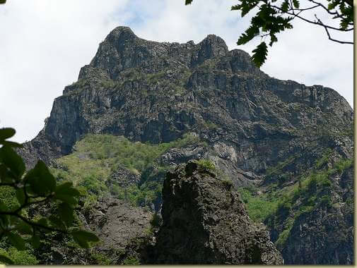 la quota 1804 m. vista dalla Val Balm Bert