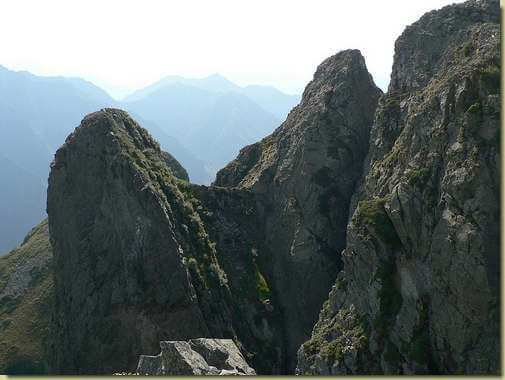 Picco del Pedum e Torre Liquefatta (dalla Cima Est)